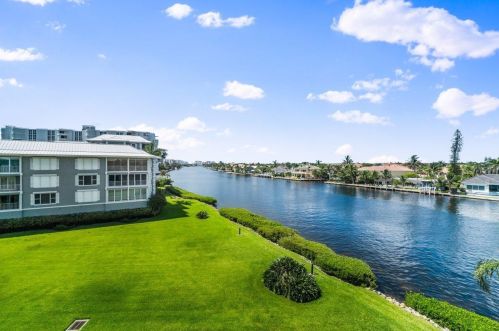 2150 Ocean Blvd, Delray Beach FL  33483-6450 exterior