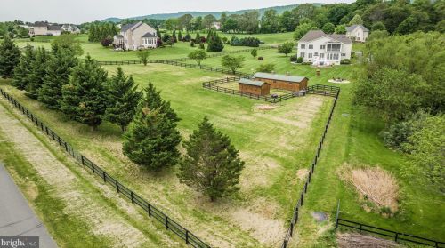 12760 Beebe Ct, Lovettsville VA  20180-2778 exterior