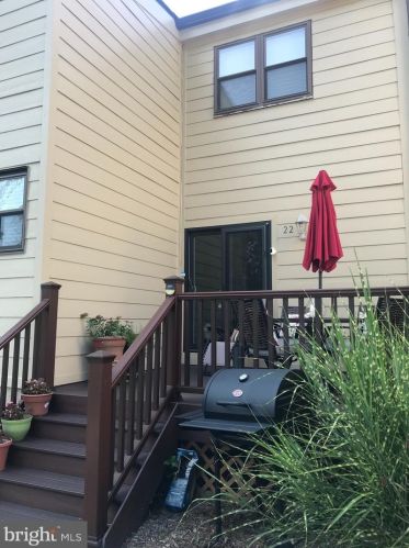 22 Chatham Ct, Dover DE  19901-3909 exterior