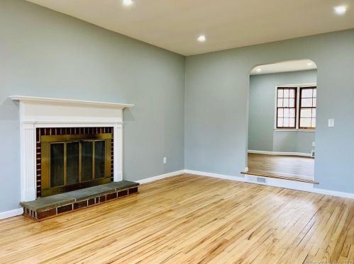 20 Barnum Rd, Danbury CT  06811-2936 exterior