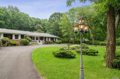 152 Waterside Rd, Northport, NY 11768-2155