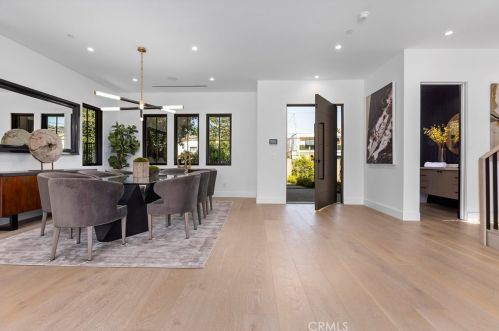 4955 Haskell Ave, Van Nuys CA  91436-1674 exterior