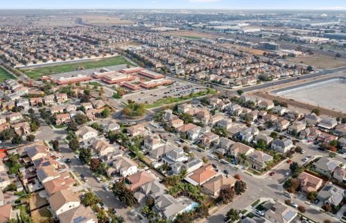 17769 Golden Spike Trl, Lathrop CA  95330-9373 exterior