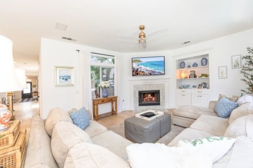 41774 Carleton Way, Temecula CA  92591-1897 exterior