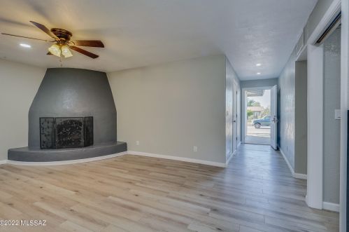 6624 Galaxy Rd, Tucson, AZ 85741-2711