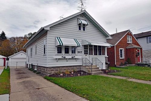 3907 16 Ave, Kenosha WI  53140-2444 exterior