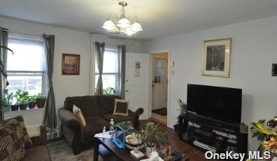 36-21 36th St, Long Island City, NY 11106-2044