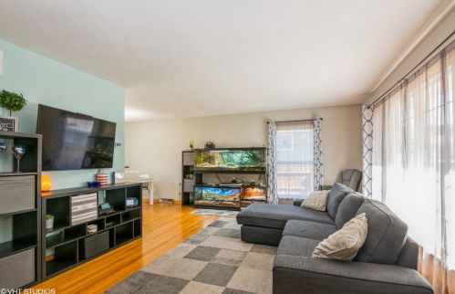 8210 Jefferson Ave, Hammond, IN 46321-1616