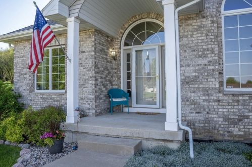531 Pheasant Trl, Deerfield, WI 53531-9344