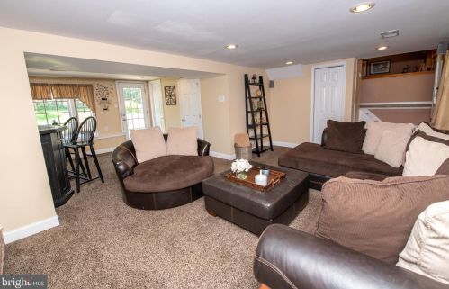 188 Windsor Ave, Southampton PA  18966-3334 exterior