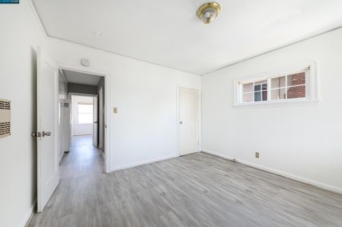 1301 60 Ave, Oakland CA 94621-3912 exterior