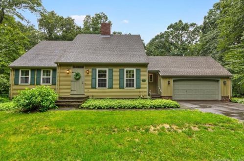 1129 Killingworth Rd, Higganum, CT 06441-4452
