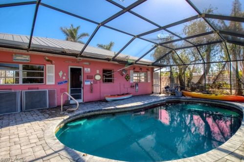 267 Flamingo St, Fort Myers Beach FL  33931-4311 exterior