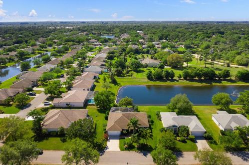 165 36 Ct, Vero Beach FL 32960-4085 exterior