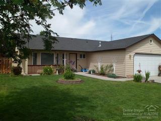 1747 7 St, Eagle Crest OR  97756-8341 exterior