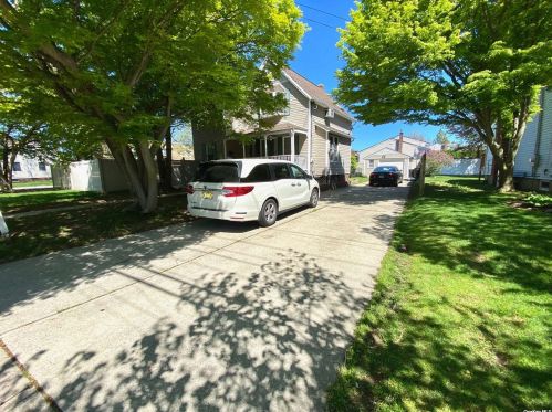 1259 Bellmore Rd, North Bellmore, NY 11710-3704
