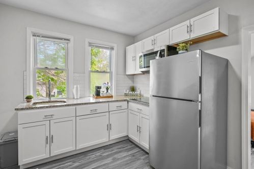 181 Mount Pleasant Ave, Providence RI  02908-3917 exterior