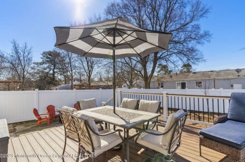 542 California Ave, Bricktown NJ 08724-1402 exterior