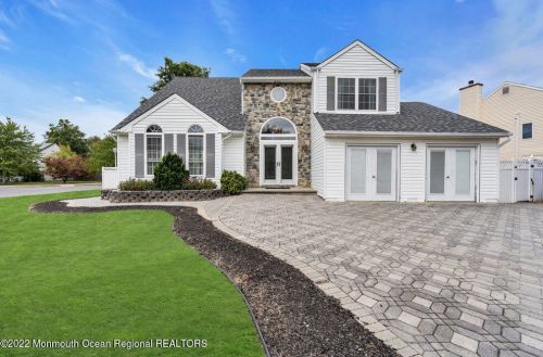 137 Canis Dr, Bricktown, NJ 08724-3966