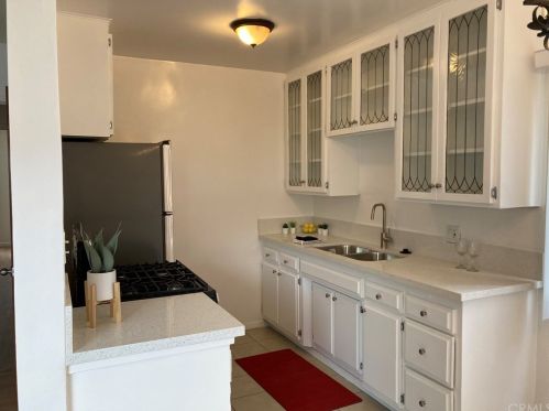 416 Orange Ave, Long Beach, CA 90802-1757