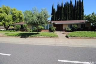 4636 American River Dr, Sacramento, CA 95864-6106