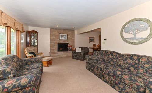 5567 Lake Dr, Cudahy, WI 53110-2315