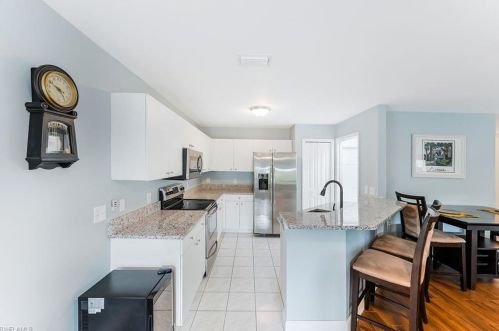 247 Stanhope Cir, Naples FL 34104-0810 exterior