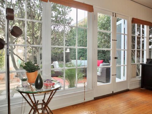 335 Bay Shore Ave, Long Beach CA  90803-1956 exterior