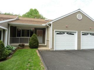 140 Highland Dr, Upper Stepney, CT 06468-1463