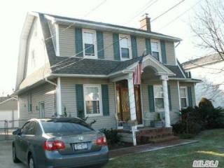 110 Prospect Ave, Hewlett, NY 11557-1632