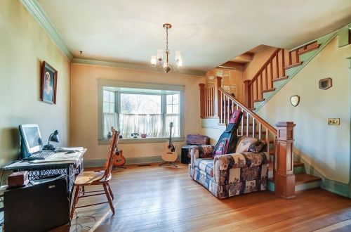 194 Center St, London OH  43140-1406 exterior