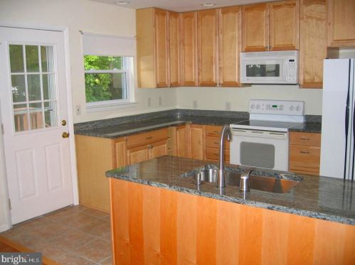 41 Sturbridge Dr, Wilmington, DE 19810-1123