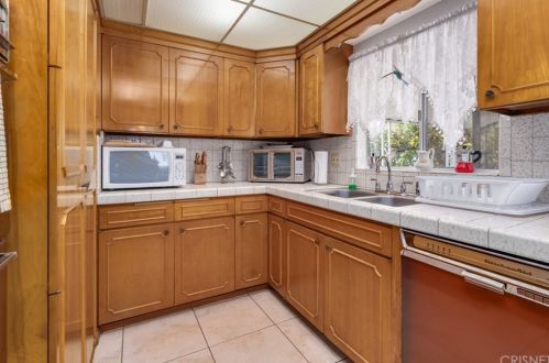 7850 Dacosta St, Downey CA 90240-3812 exterior