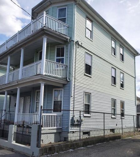 126 Hanover St, Providence, RI 02907-2776