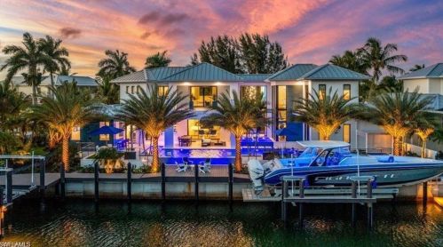 2201 Shad Ct, Naples FL  34102-1543 exterior