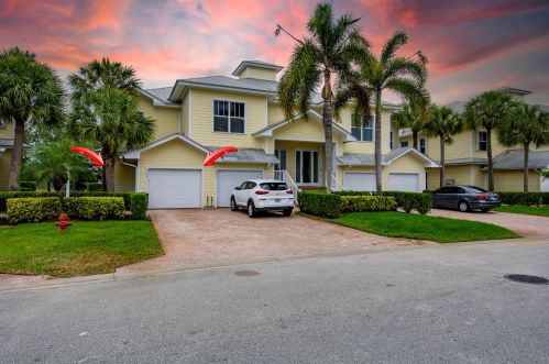 3478 Sawgrass Villas Dr, Palm City, FL 34990-3268