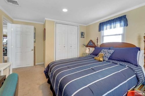 437 Northern Pkwy, Ridgewood NJ  07450-1720 exterior