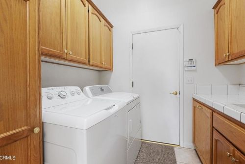 408 Calle Manzana, Bakersfield CA 93314-4247 exterior