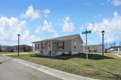 239 Rosie Ave, Pataskala OH  43062 exterior