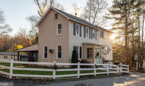 12 Gap Rd, Macungie, PA 18062-2057