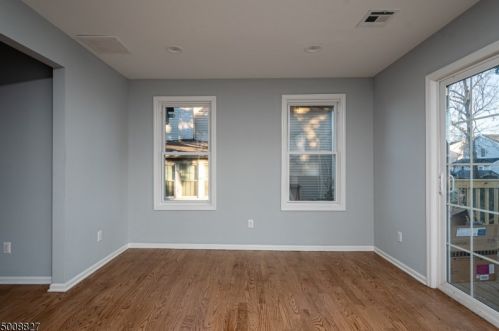 9 Pomander Walk, Nutley NJ  07110-2421 exterior