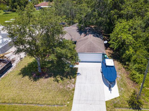 1409 Gastador Ave, Fort Pierce, FL 34953-1777