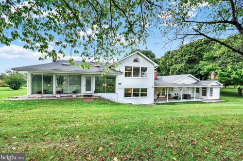 9445 Carlisle Rd, Siddonsburg, PA 17019-9639