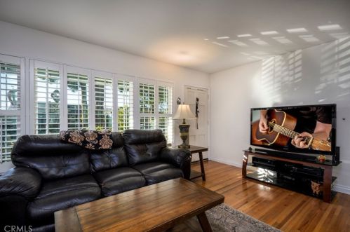 5138 Premiere Ave, Lakewood, CA 90712-2714