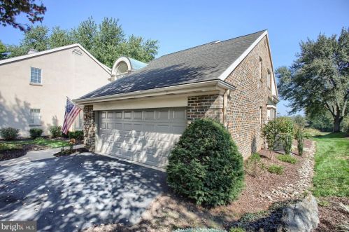 259 Willow Valley Dr, Lancaster, PA 17602-4789