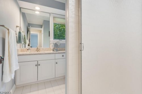 3 Country Club Dr, Annandale NJ  08801-1637 exterior