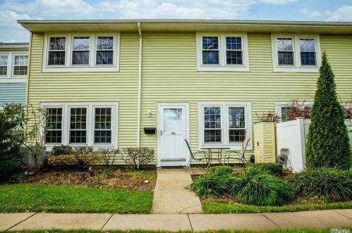 115 Whalers Cv, Babylon, NY 11702-2916
