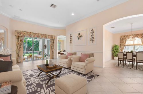 9130 Bay Harbour Cir, West Palm Beach, FL 33411-5154