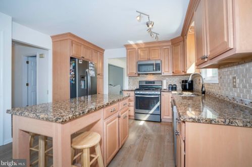 1 Glacier Ct, Bear DE  19701-1779 exterior