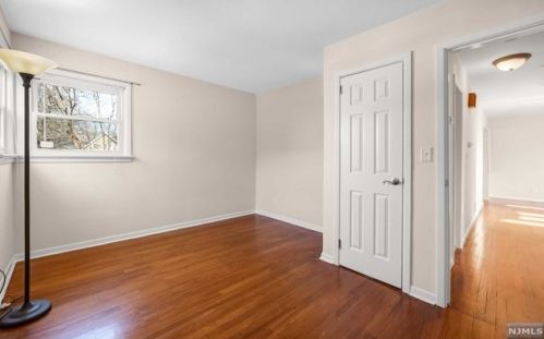 525 Oritani Pl, Teaneck NJ  07666-1637 exterior